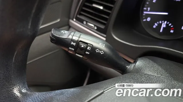 Hyundai Avante 2017 thumb 5