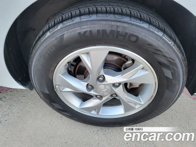 Hyundai Elantra 2021 thumb 5