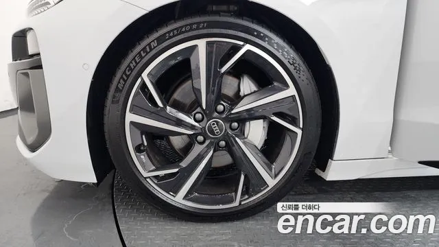 Audi A6 e-tron 2025 thumb 8