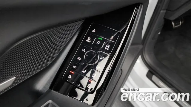 Audi A6 e-tron 2025 thumb 11