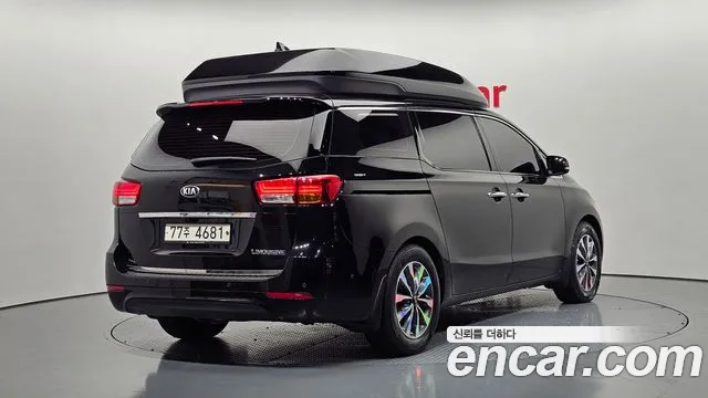 Kia Carnival 2015 thumb 2
