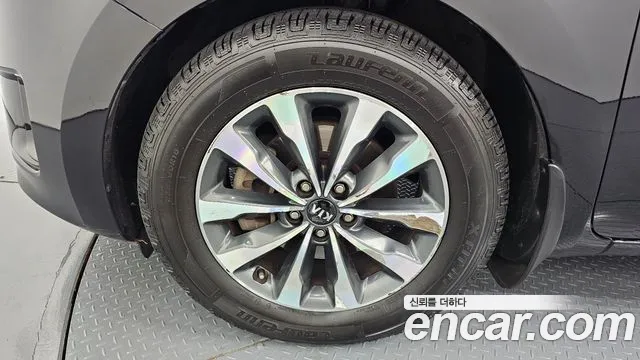 Kia Carnival 2015 thumb 5