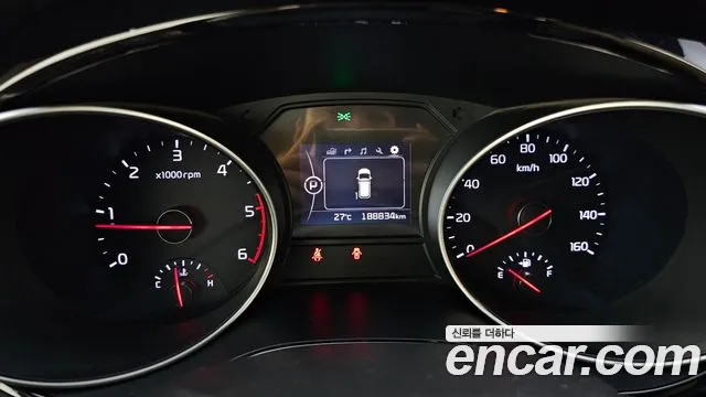 Kia Carnival 2015 thumb 8