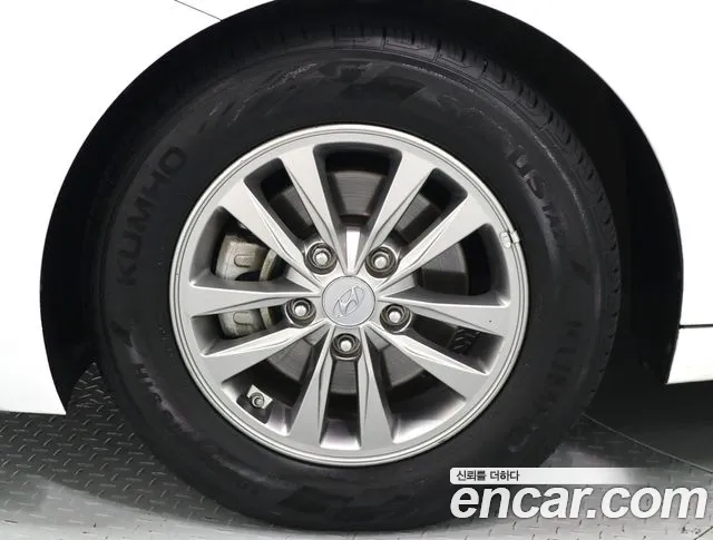 Hyundai Avante 2019 thumb 9