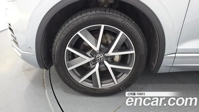 Volkswagen Touareg 2023 thumb 12