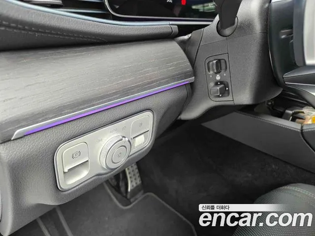 Mercedes-Benz E-Класс 2023 thumb 4