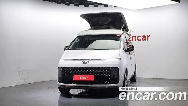 Hyundai Staria 2024 thumb 11