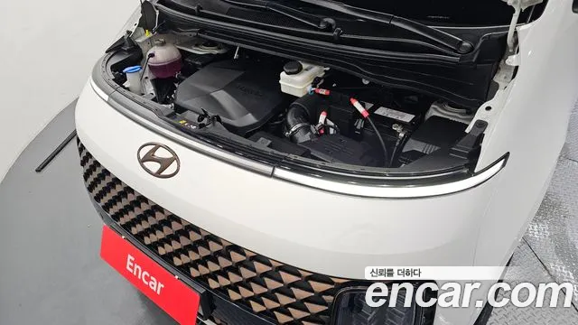 Hyundai Staria 2024 thumb 8