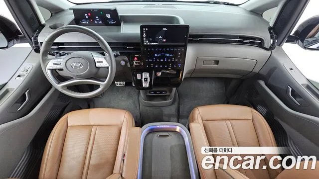 Hyundai Staria 2024 thumb 9