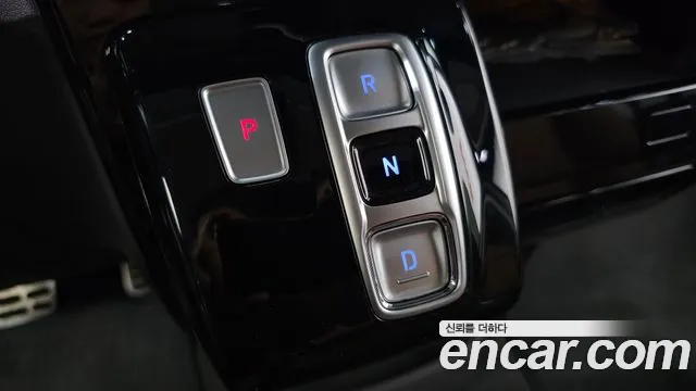 Hyundai Staria 2024 thumb 6