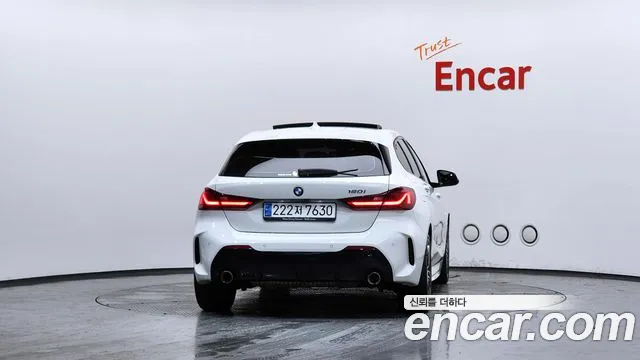 BMW 1 серии 2023 thumb 8