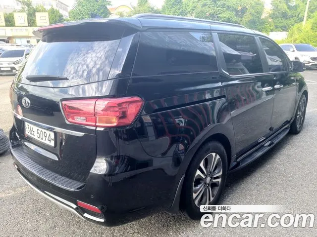 Kia Carnival 2019 thumb 11