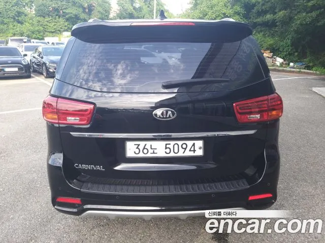 Kia Carnival 2019 thumb 10