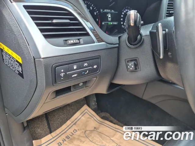 Genesis G80 2018 thumb 2