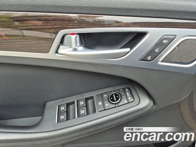 Genesis G80 2018 thumb 3