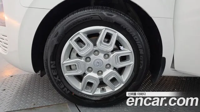 Hyundai Staria 2022 thumb 2