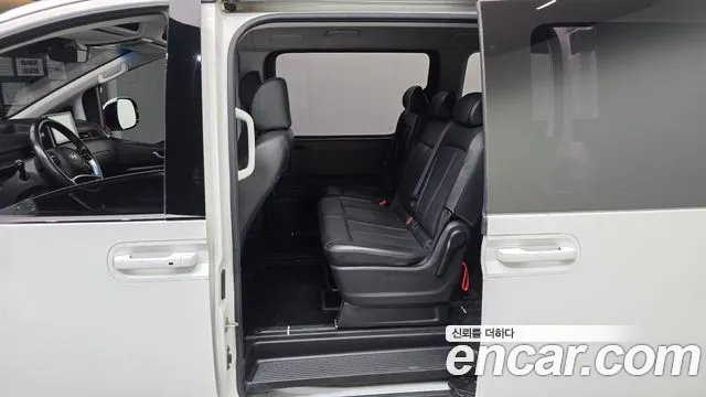 Hyundai Staria 2022 thumb 8