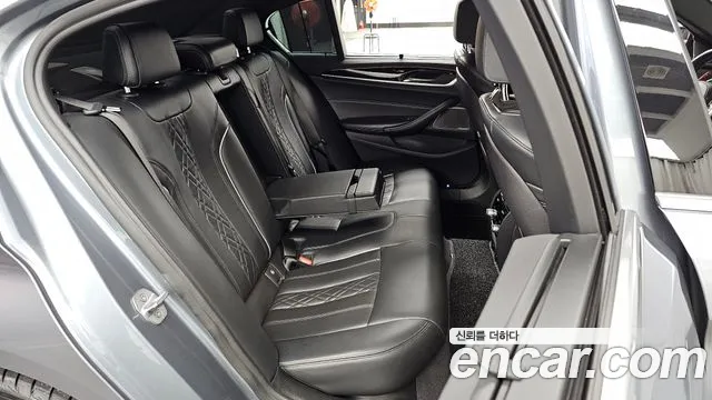 BMW 5 серии 2018 thumb 6