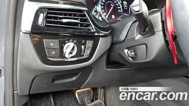 BMW 5 серии 2018 thumb 3