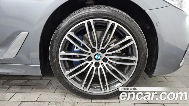 BMW 5 серии 2018 thumb 4