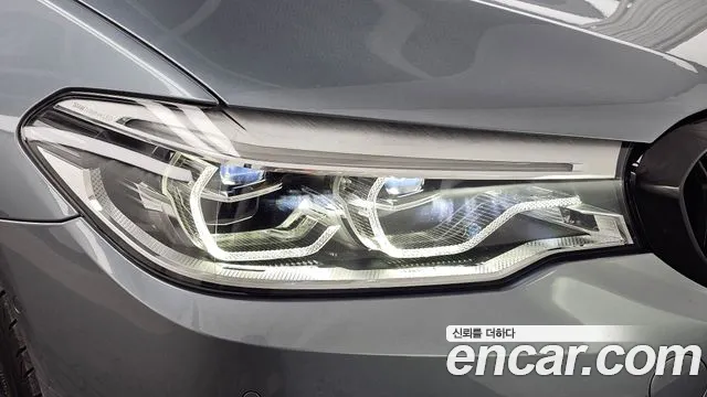 BMW 5 серии 2018 thumb 8
