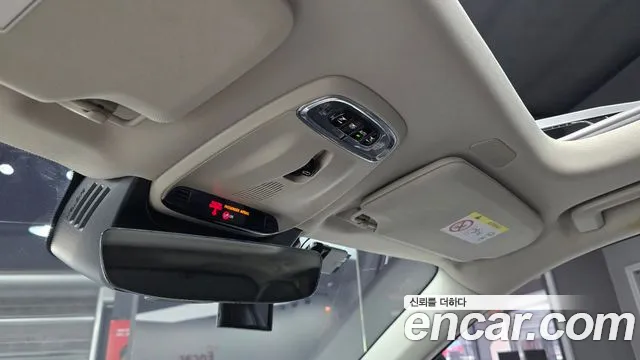 Volvo XC90 2017 thumb 4