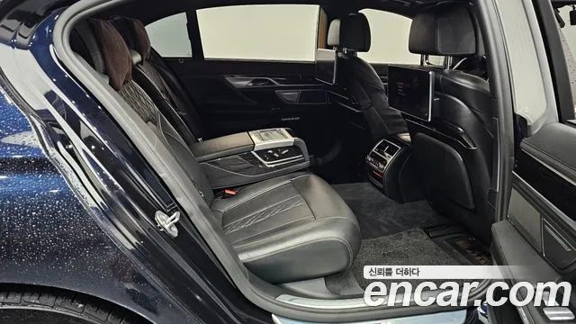 BMW 7 серии 2017 thumb 8