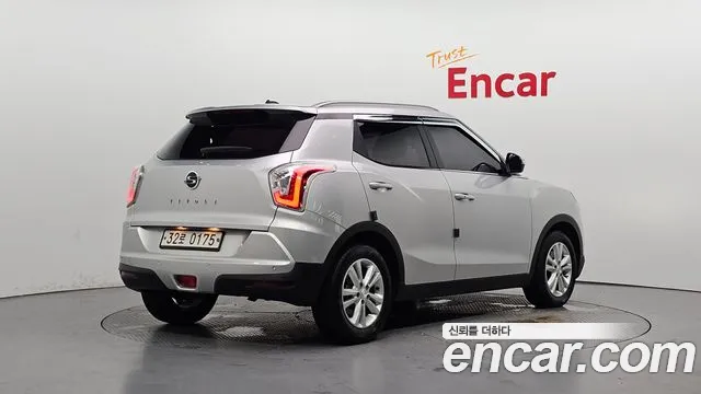 KGM Tivoli 2016 thumb 8