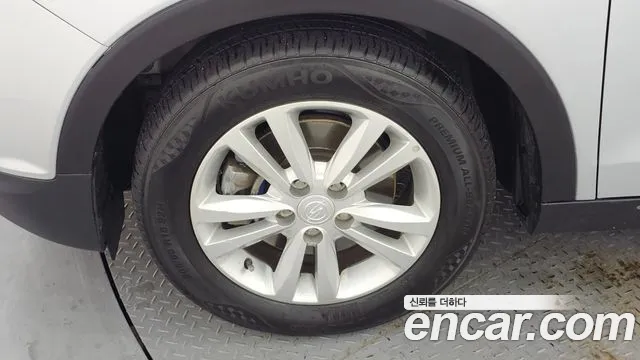 KGM Tivoli 2016 thumb 9