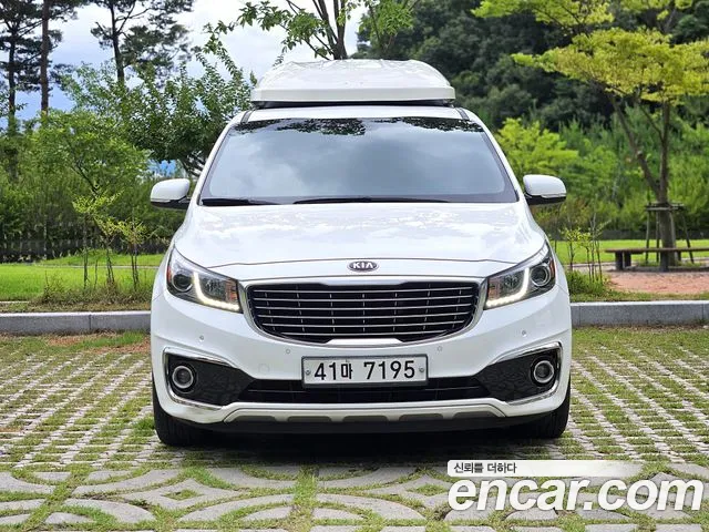 Kia Carnival 2017 thumb 11