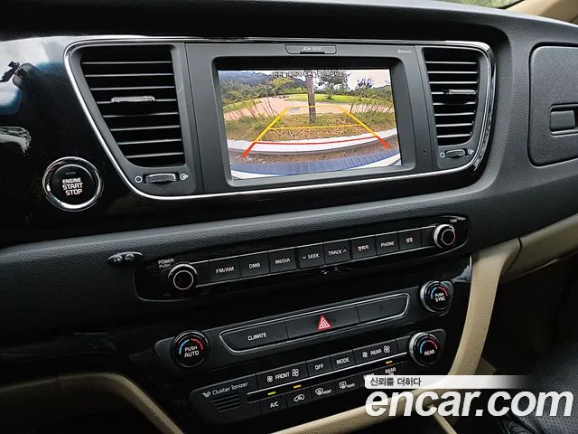 Kia Carnival 2017 thumb 6