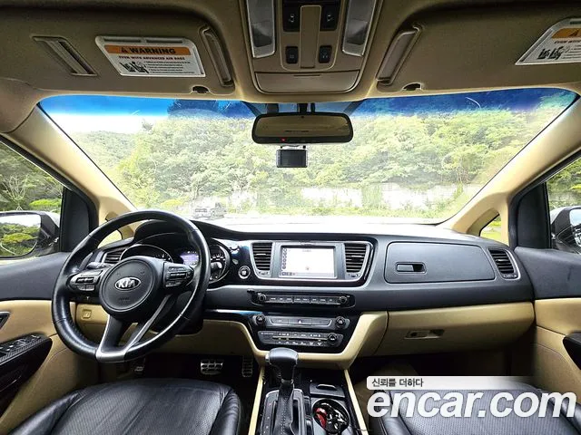 Kia Carnival 2017 thumb 3