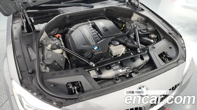 BMW 5 серии Gran Turismo 2016 thumb 4
