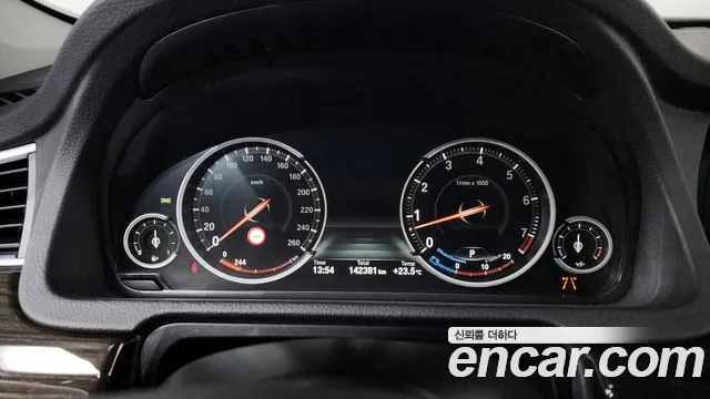 BMW 5 серии Gran Turismo 2016 thumb 8