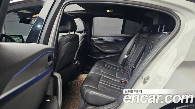 BMW 5 серии 2018 thumb 3