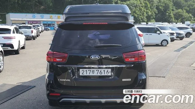 Kia Carnival 2019 thumb 3