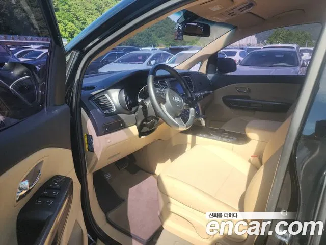 Kia Carnival 2019 thumb 2