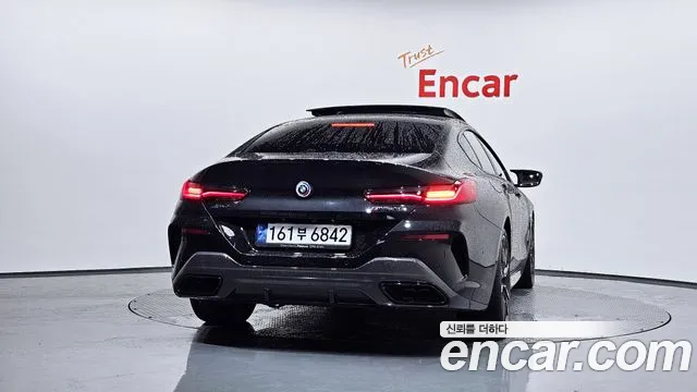 BMW 8 серии 2023 thumb 10