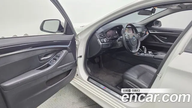 BMW 5 серии 2015 thumb 3