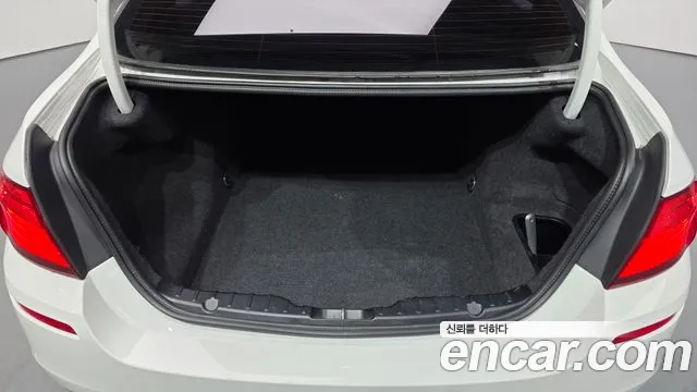 BMW 5 серии 2015 thumb 6