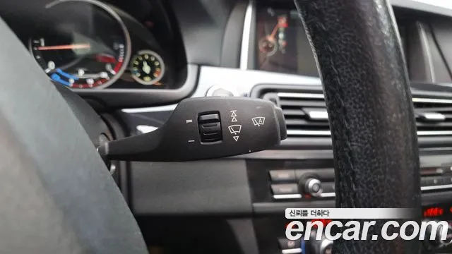BMW 5 серии 2015 thumb 9