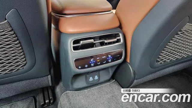 Genesis GV70 2024 thumb 8