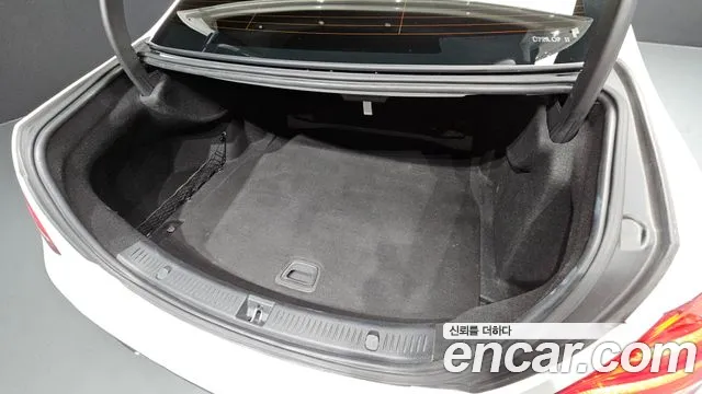 Mercedes-Benz E-Class 2016 thumb 10