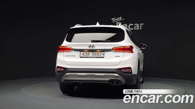 Hyundai Santa Fe 2018 thumb 12