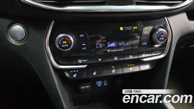 Hyundai Santa Fe 2018 thumb 4