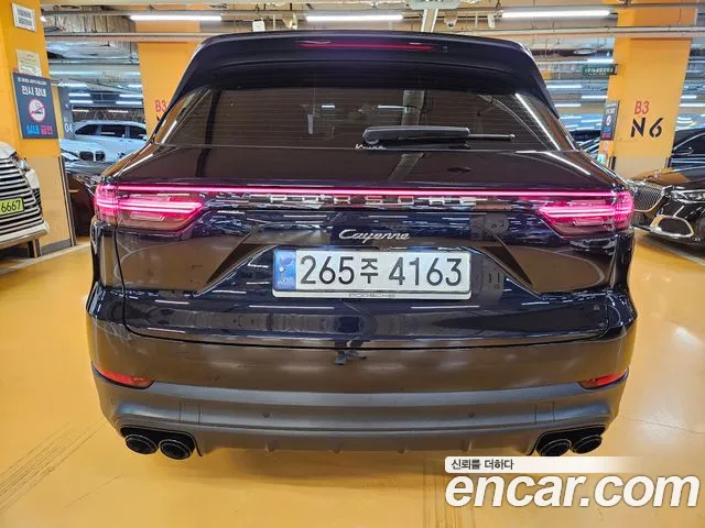 Porsche Cayenne 2019 thumb 10