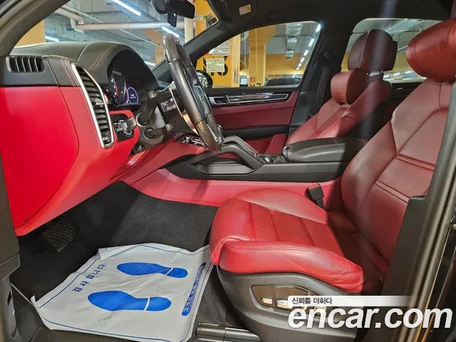 Porsche Cayenne 2019 thumb 3