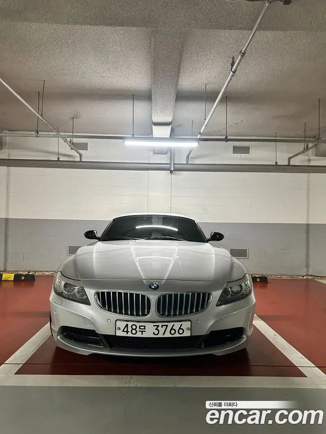 BMW Z4 2010 thumb 9