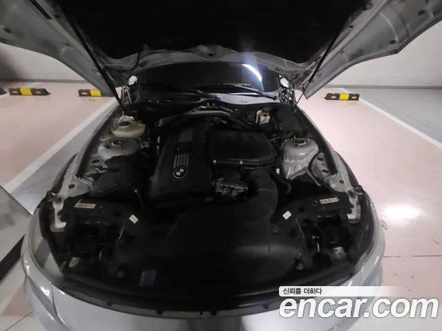 BMW Z4 2010 thumb 3