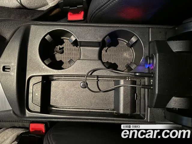 BMW Z4 2010 thumb 10